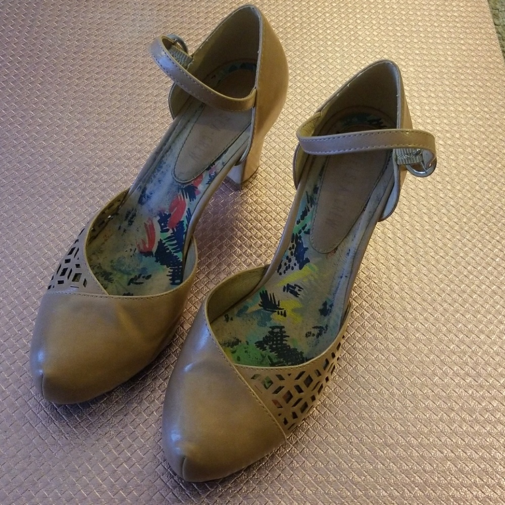 Chelsea Crew Mid Heel Shoes Size 39